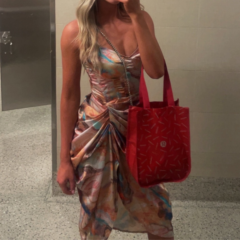 Tik tok Dress! So cute, wore once